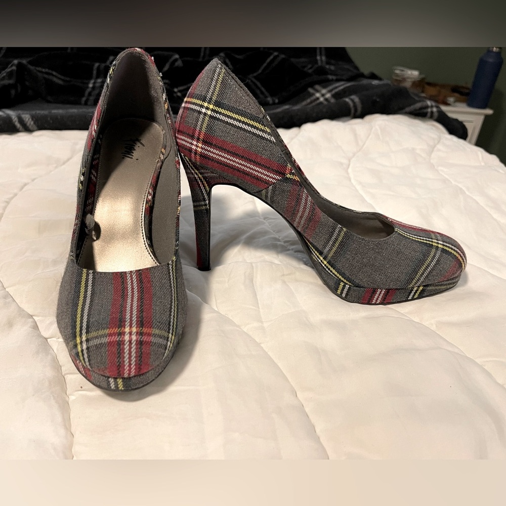 Fioni Plaid Heels